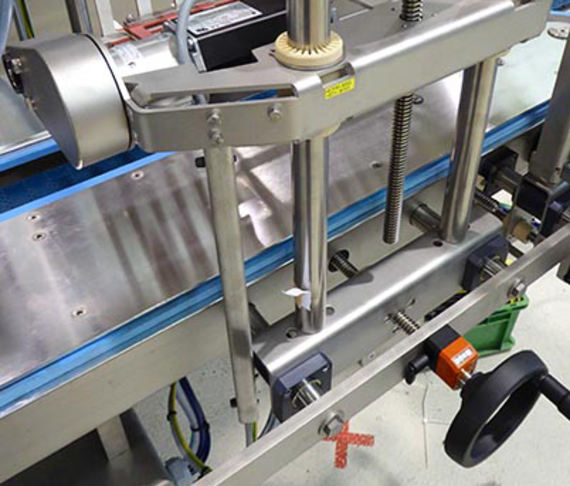 Sistemas de guias lineares drylin® em máquinas de etiquetagem