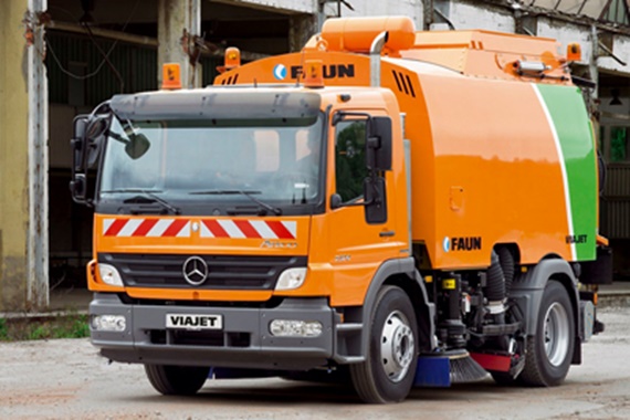 Veículo de limpeza produzido pela FAUN Viatec GmbH usa casquilhos deslizantes iglidur®