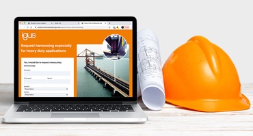 Computador portátil, rascunho, capacete de proteção