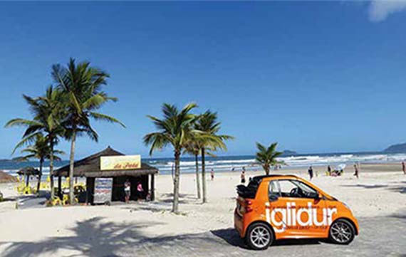 Smart com iglidur on tour numa praia no Brasil