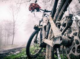 Bicicleta de montanha na lama