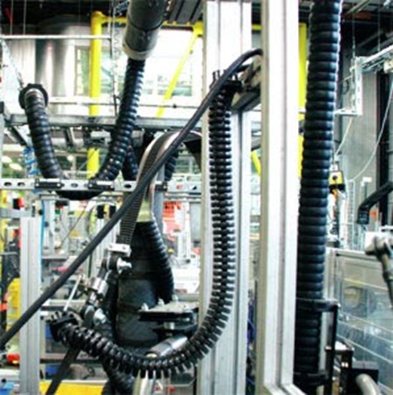 Testes de torção da triflex® R no laboratório igus®, em Colônia